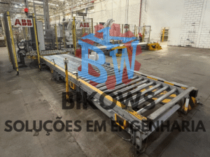 Home 7 Linha de produção automatizada com robôs industriais e esteiras transportadoras