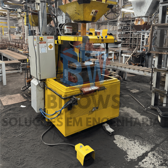 Home 16 automação e adequação NR12 em prensa industrial com sistema de proteção